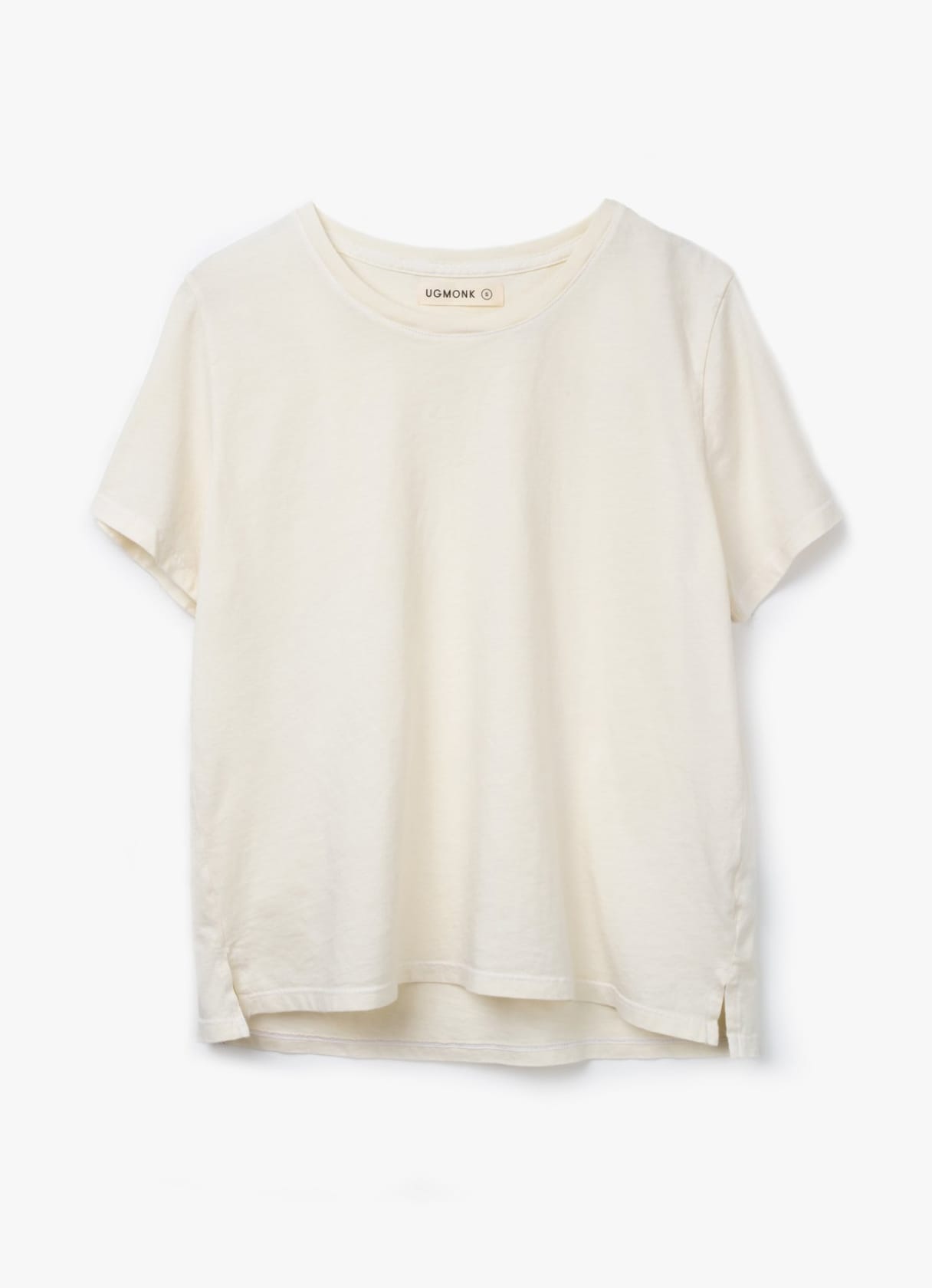 Fresh and clean, our Aspen White tee is a timeless wardrobe essential.